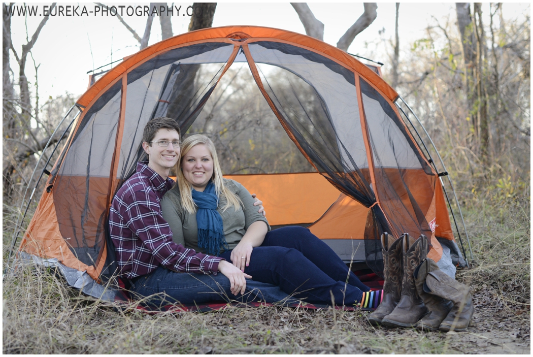 How to prep for your engagement session: pick a favorite date night spot for the location