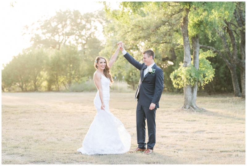Romantic Portraits at Kindred Oaks at sunset 