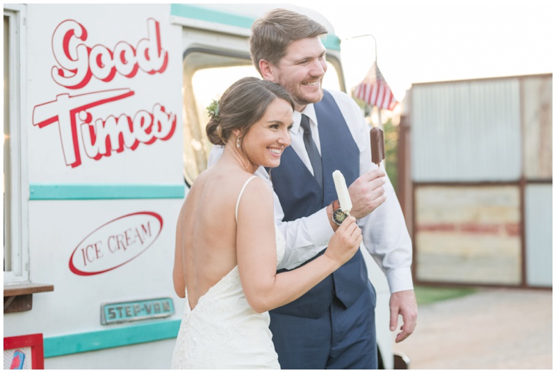 Cool alternatives to wedding cake: Ice Cream Truck