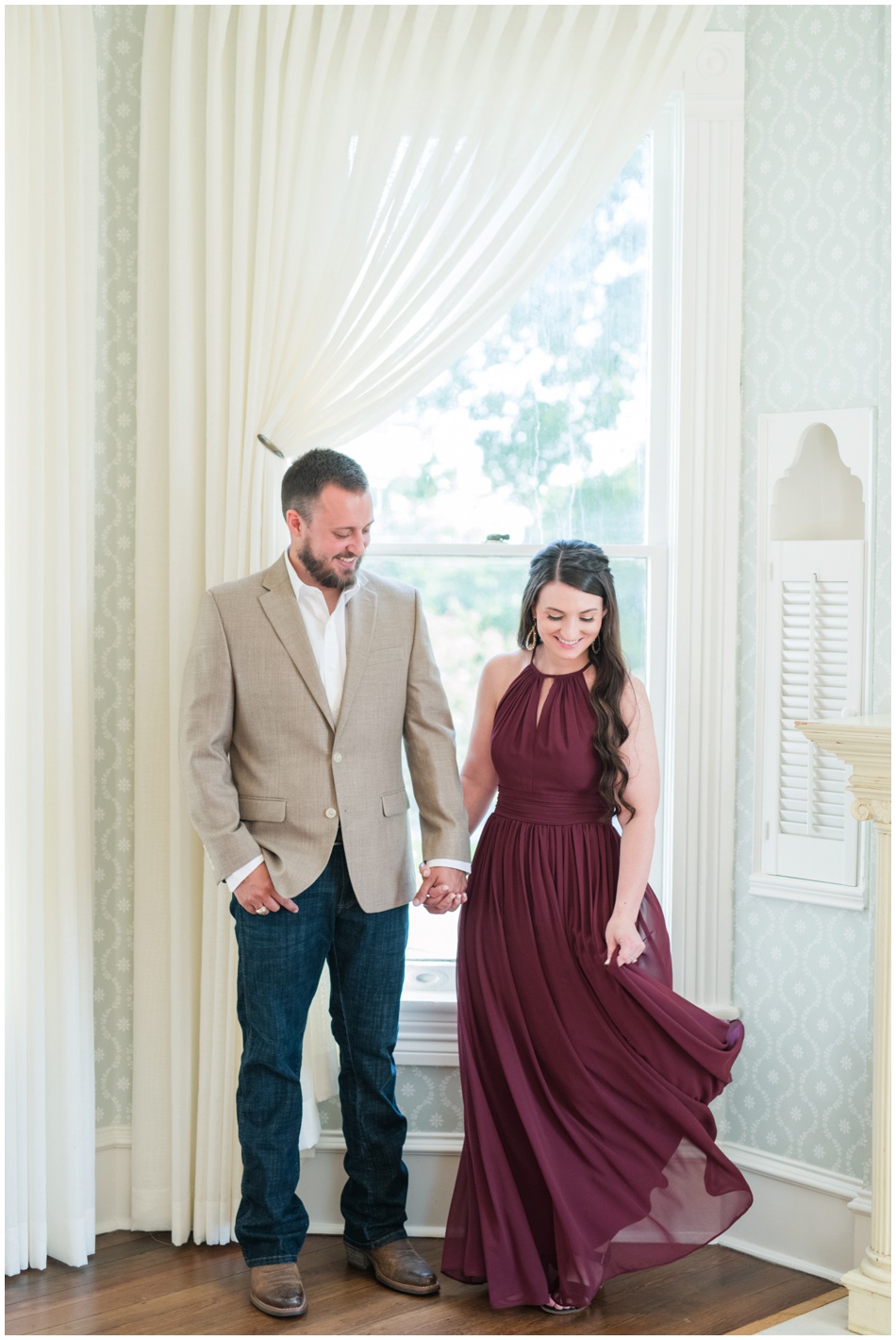 Engagement Photos at Woodbine Mansion