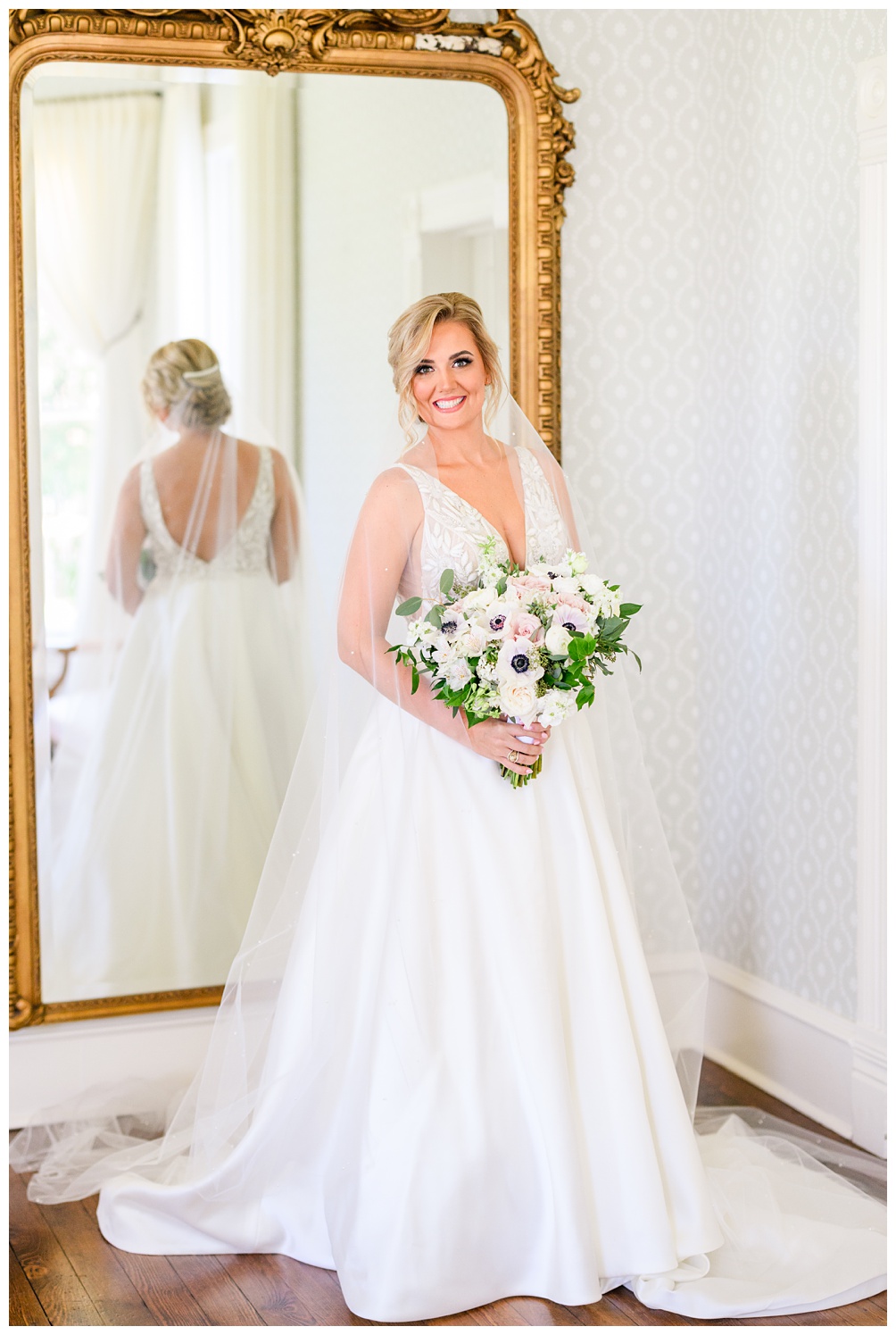 Bridal Portraits at Woodbine Mansion in Round Rock Texas