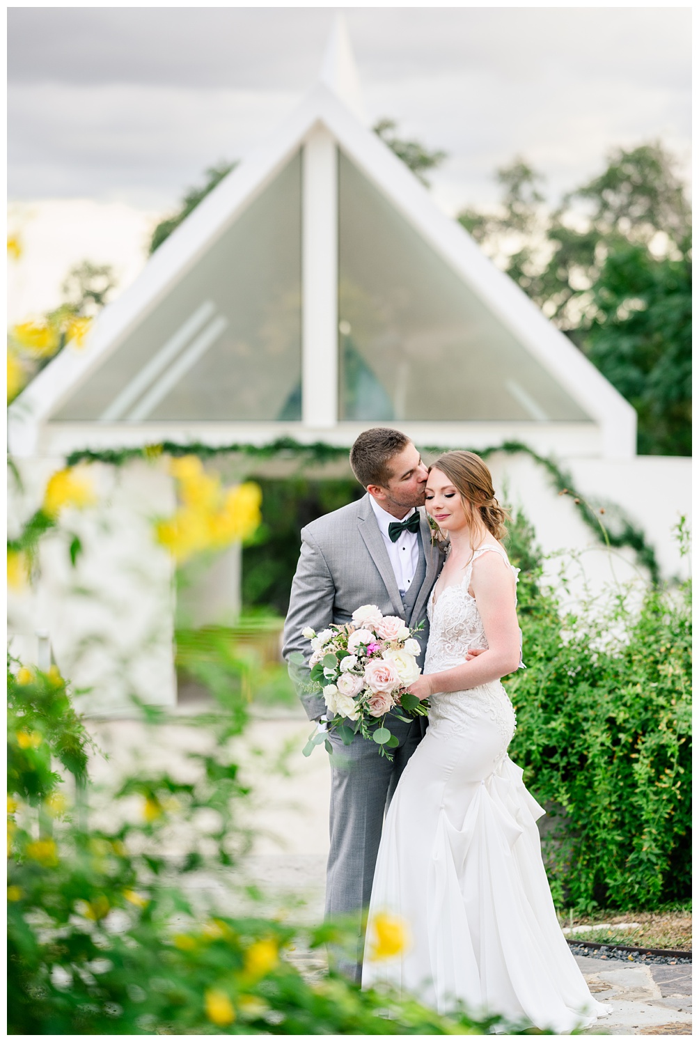 Lincoln Chapel Wedding Photographer in Georgetown Texas